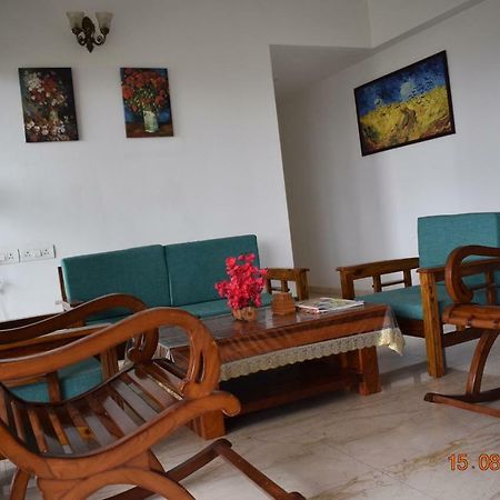 Isec Apartment Мумбай Екстериор снимка
