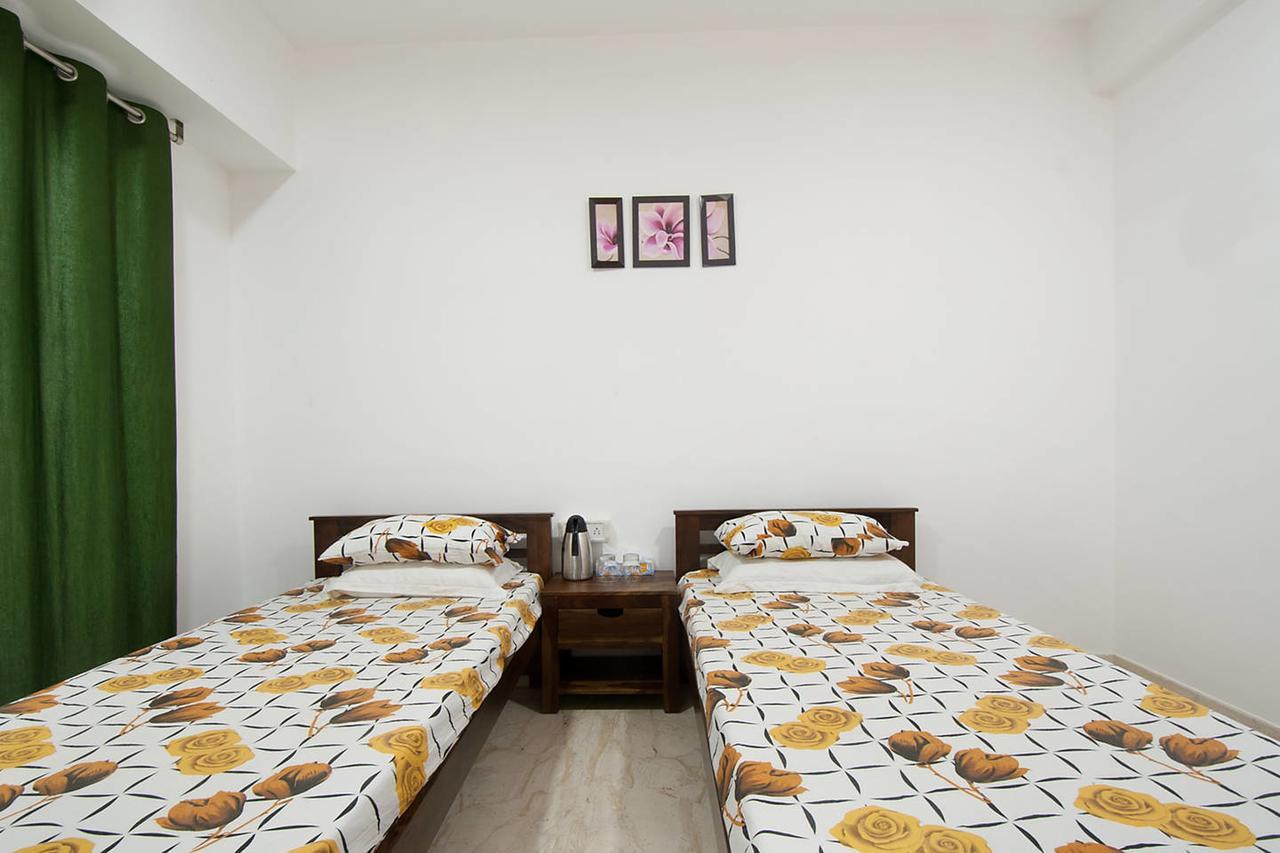 Isec Apartment Мумбай Екстериор снимка