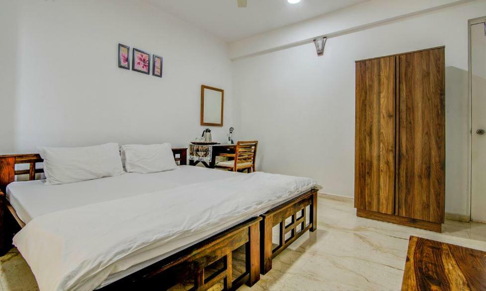 Isec Apartment Мумбай Екстериор снимка