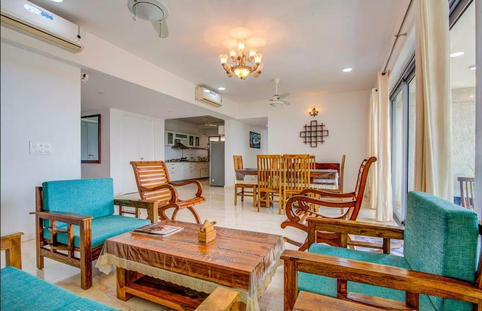 Isec Apartment Мумбай Екстериор снимка